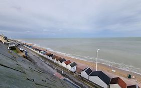 Superb Seaside Accommodation